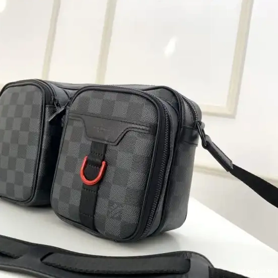 Aaa replica bags UTILITY VUITTON MESSENGER LOUIS BAG 0503